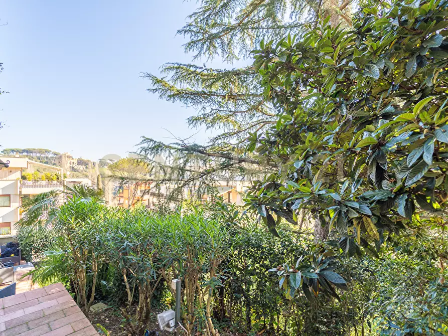 Immagine 25 di Bilocale in vendita  in Via la Sila 14 a Roma