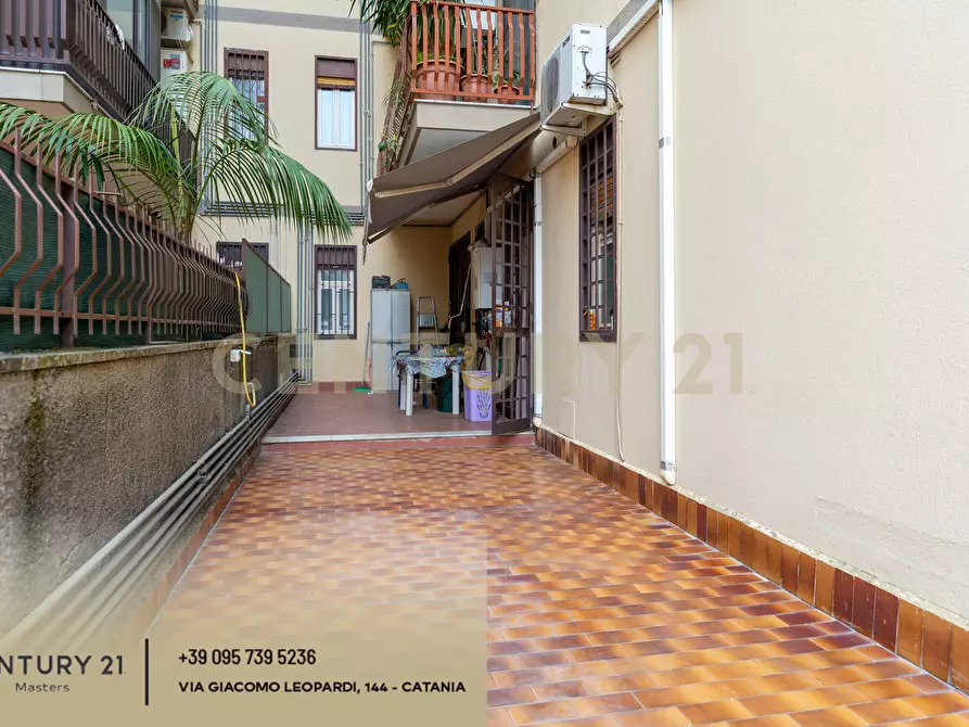 Immagine 36 di Trilocale in vendita  in Via Caduti del Lavoro 2 a Gravina Di Catania