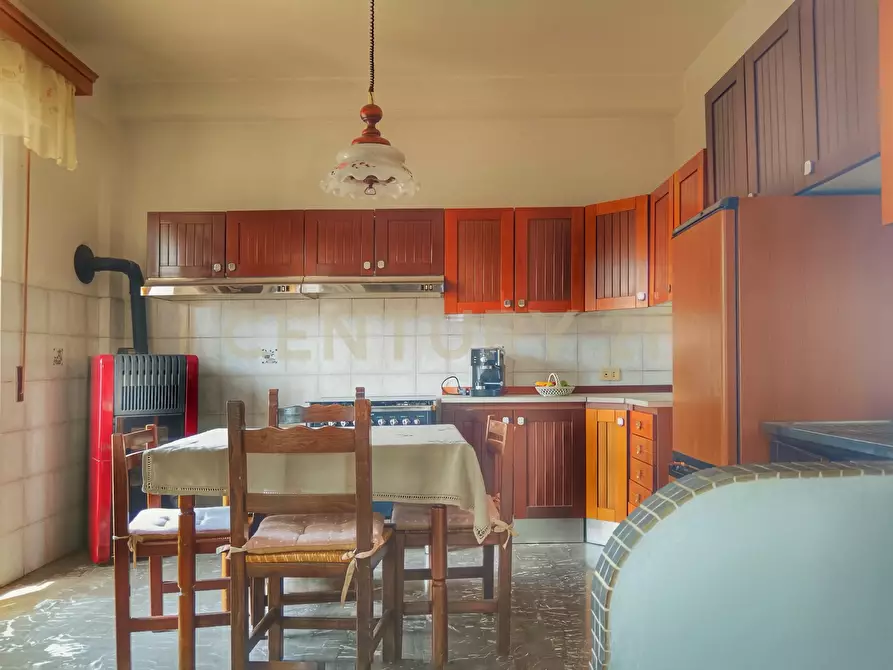 Immagine 2 di Quadrilocale in vendita  in Piazza Fratelli Cervi 10 a Abbadia San Salvatore