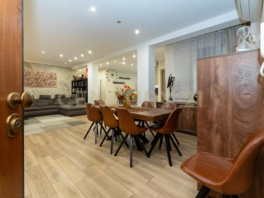 Immagine 23 di Pentalocale in vendita  in Via Lo Jacono Francesco 53 a Sant'agata Li Battiati