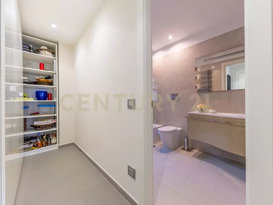 Immagine 48 di Villa in affitto  in Via Bedollo 117 a Roma