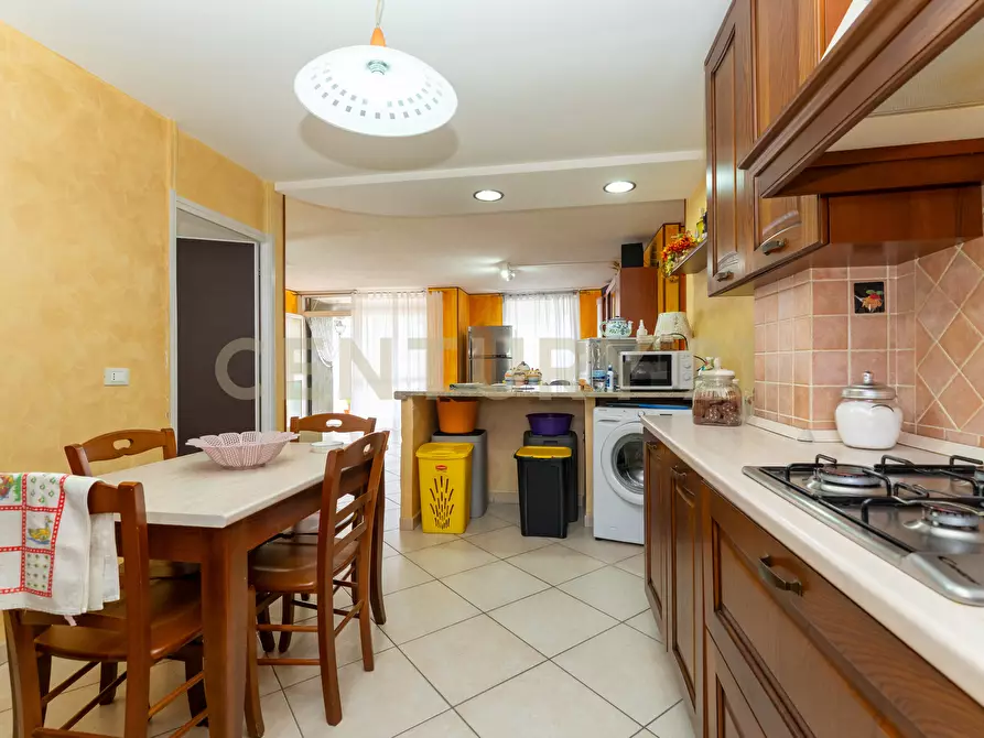 Immagine 2 di Pentalocale in vendita  in Via della Grotta 2 a Augusta