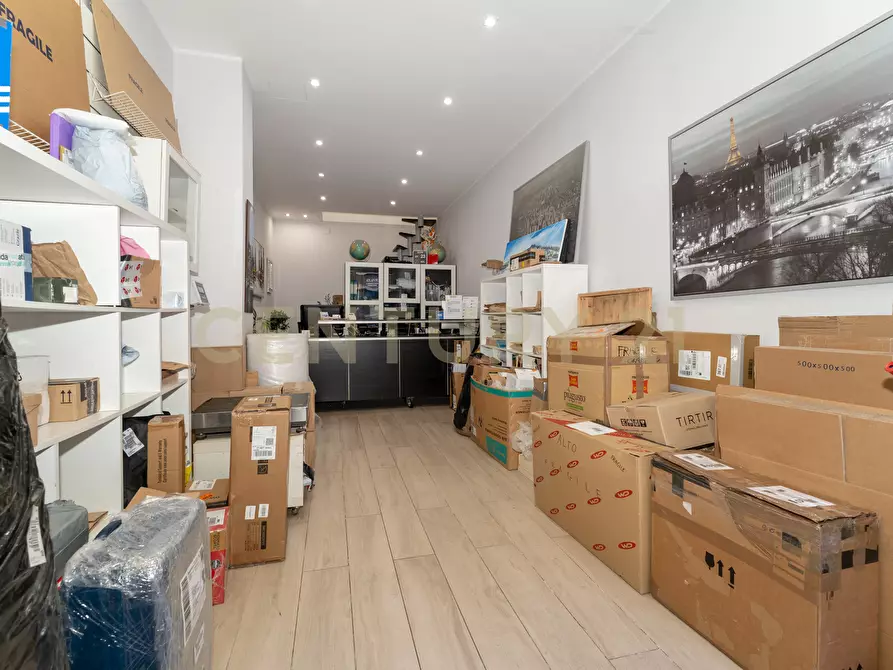 Immagine 19 di Locale commerciale in vendita  in Via Passo Gravina 81c a Catania