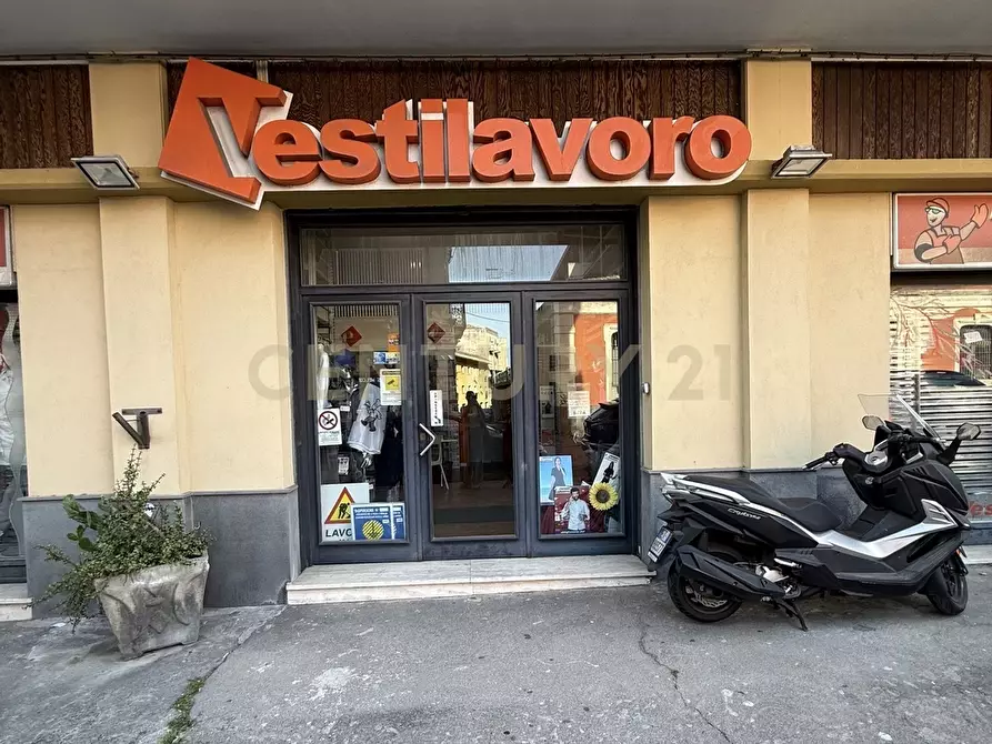 Immagine 3 di Attività commerciale in vendita  in Via Francesco Crispi 129 a Catania