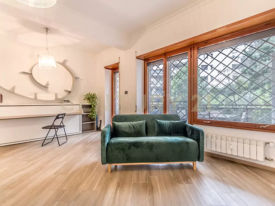 Immagine 3 di Bilocale in affitto  in Via Tomba di Nerone 14 a Roma