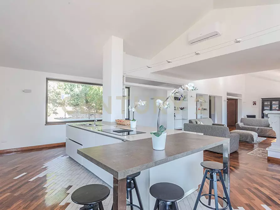 Immagine 40 di Villa in vendita  in Via Spiaggia del Lago 17b a Castel Gandolfo