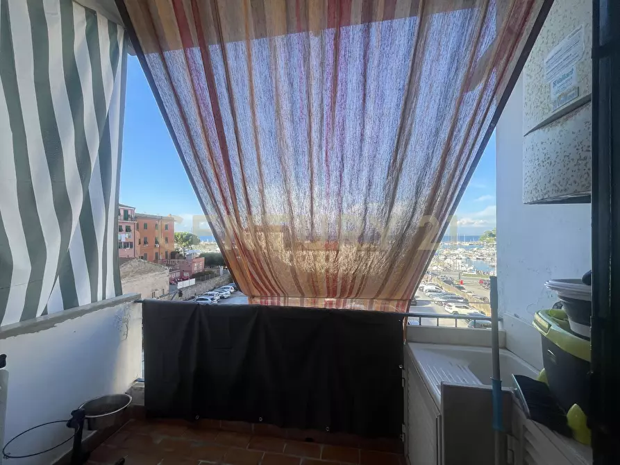 Immagine 11 di Quadrilocale in vendita  in Via Roma a Monte Argentario