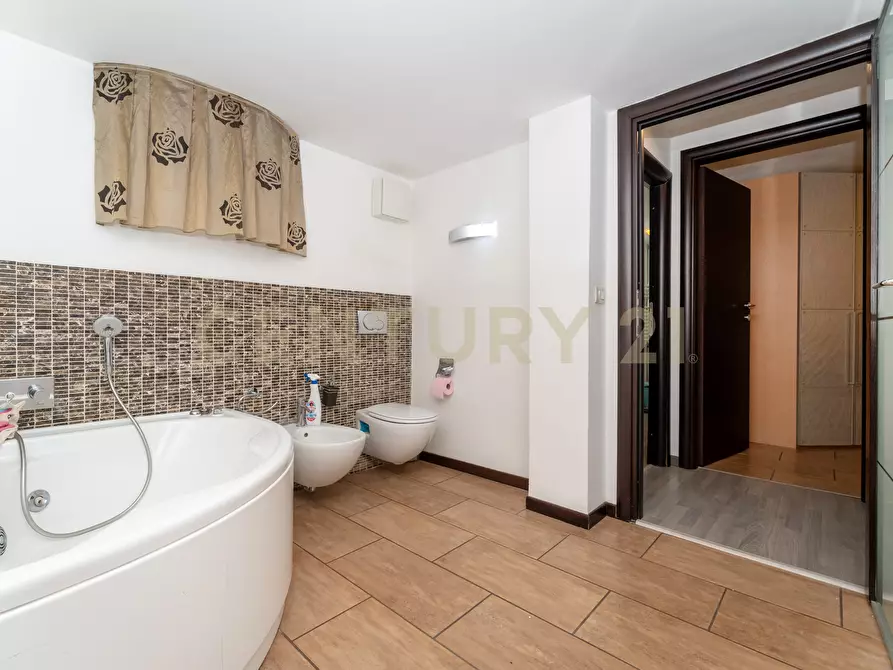 Immagine 54 di Villetta a schiera in vendita  in Via Maria Gianni 81 a Catania