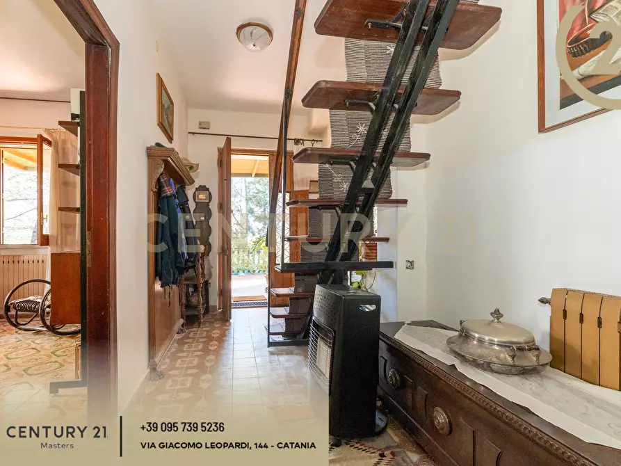 Immagine 65 di Villa in vendita  in Via Francesco Durante 11 a Pedara