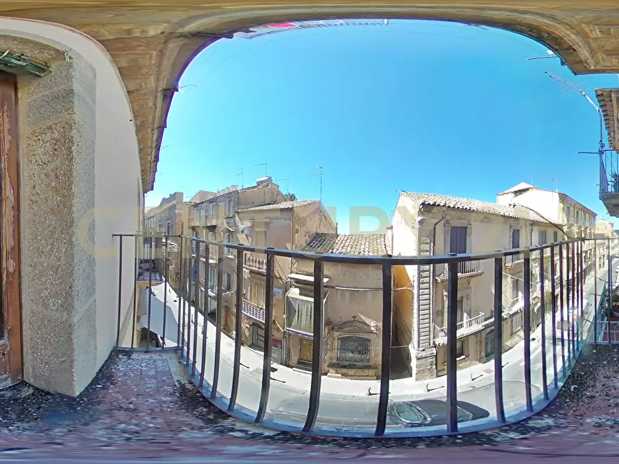 Immagine 31 di Trilocale in vendita  in Corso Vittorio Emanuele 122 a Caltagirone