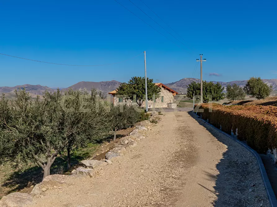 Immagine 14 di Villa in vendita  in Strada Provinciale 23b a Centuripe