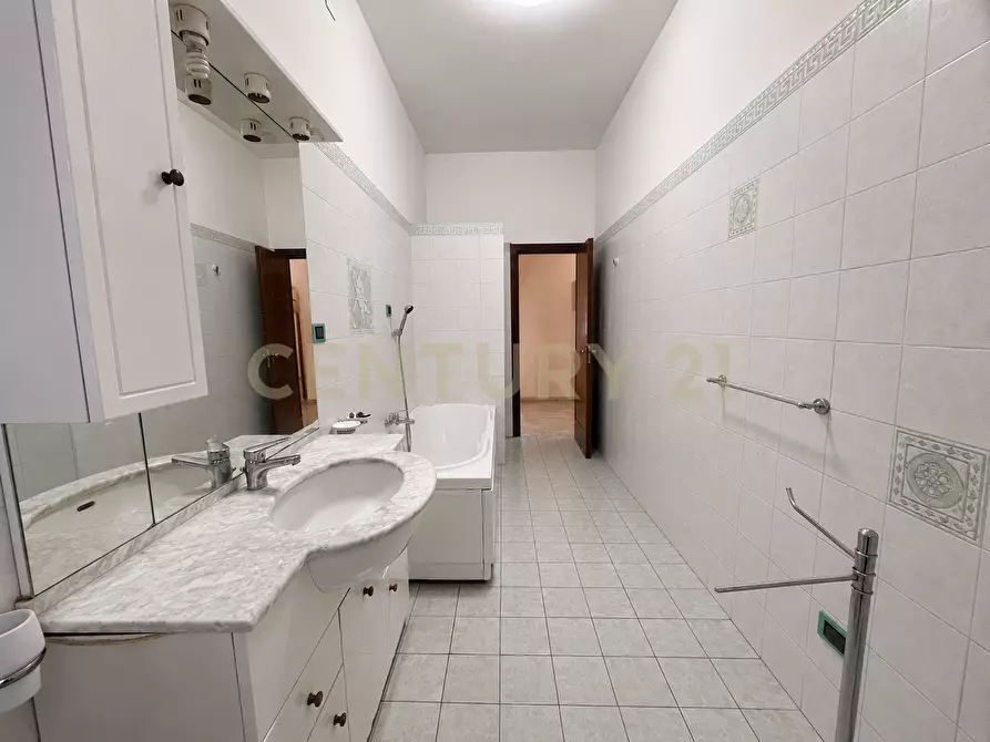 Immagine 38 di Appartamento in vendita  in Via Aterno 255 a Pescara