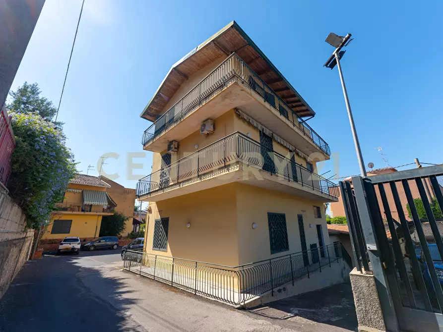 Immagine 3 di Palazzo in vendita  in Via Sebastiano Catania 284 a Catania