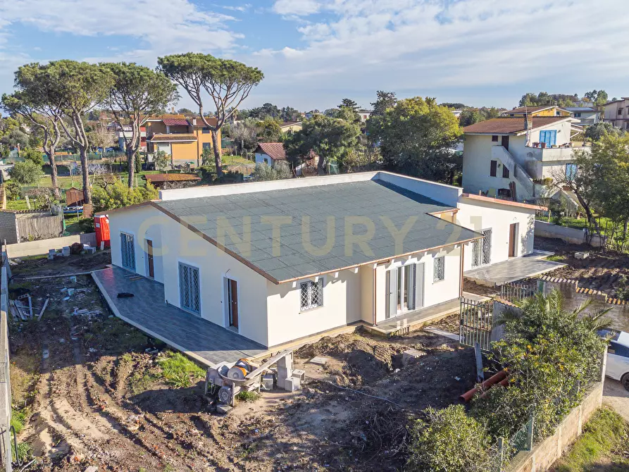 Immagine 27 di Casa trifamiliare in vendita  in Via Basento 4 a Aprilia