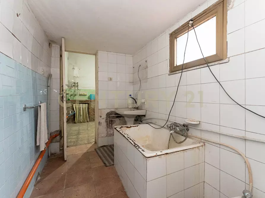 Immagine 36 di Villa in vendita  in Via Tripoli 229 a Catania