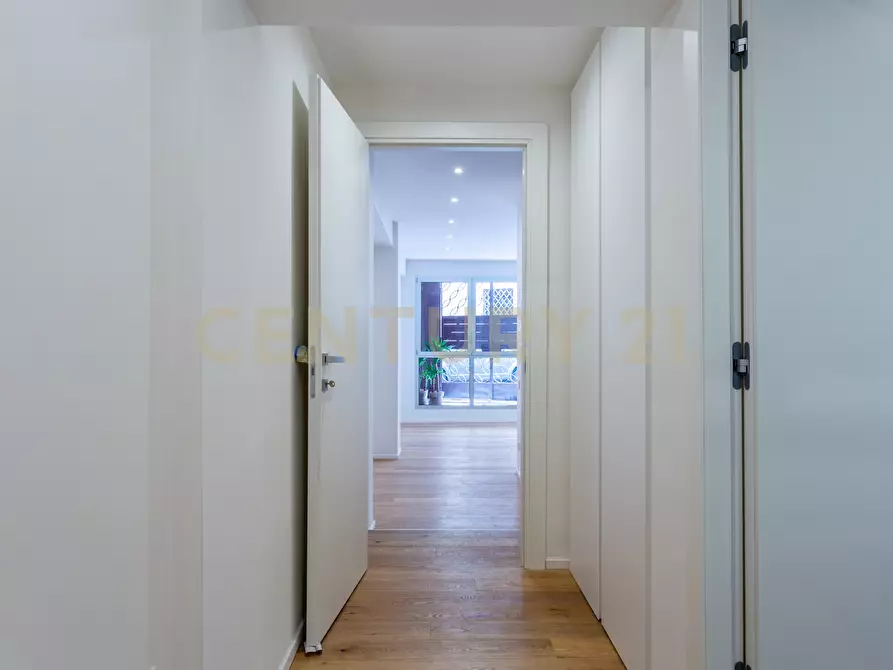 Immagine 8 di Loft/Open space in vendita  in Via dell'Olmata 30 a Roma