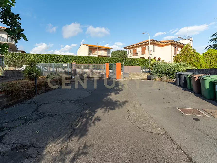 Immagine 3 di Pentalocale in vendita  in Via Cesare Battisti 34 a Belpasso