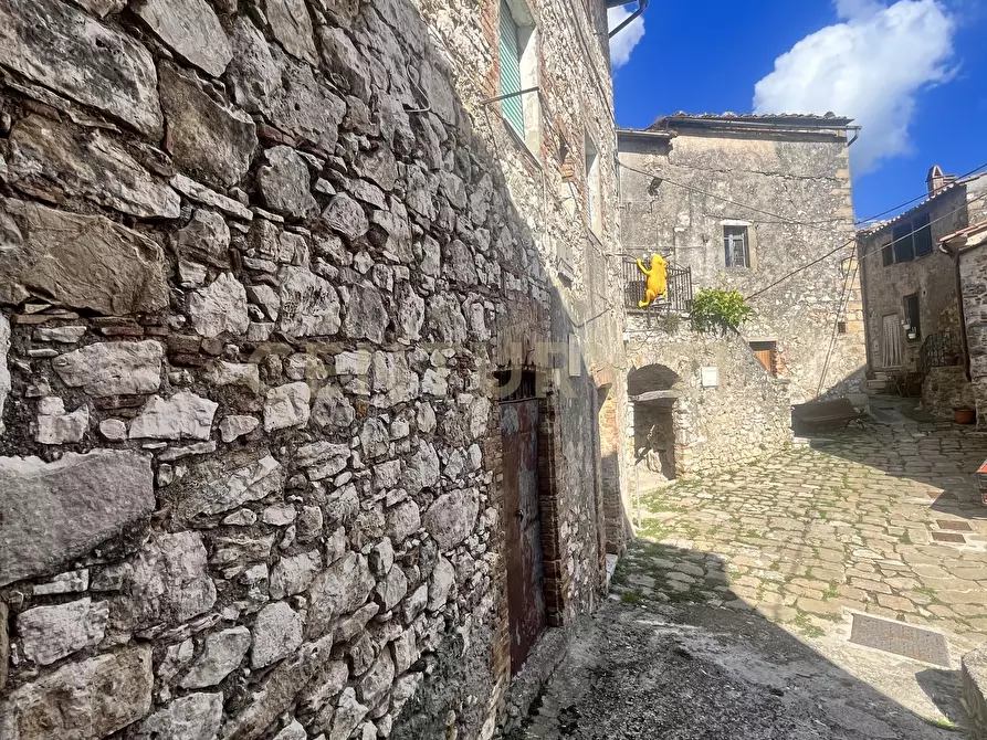 Immagine 20 di Bilocale in vendita  in Via delle Pieve 9 a Semproniano