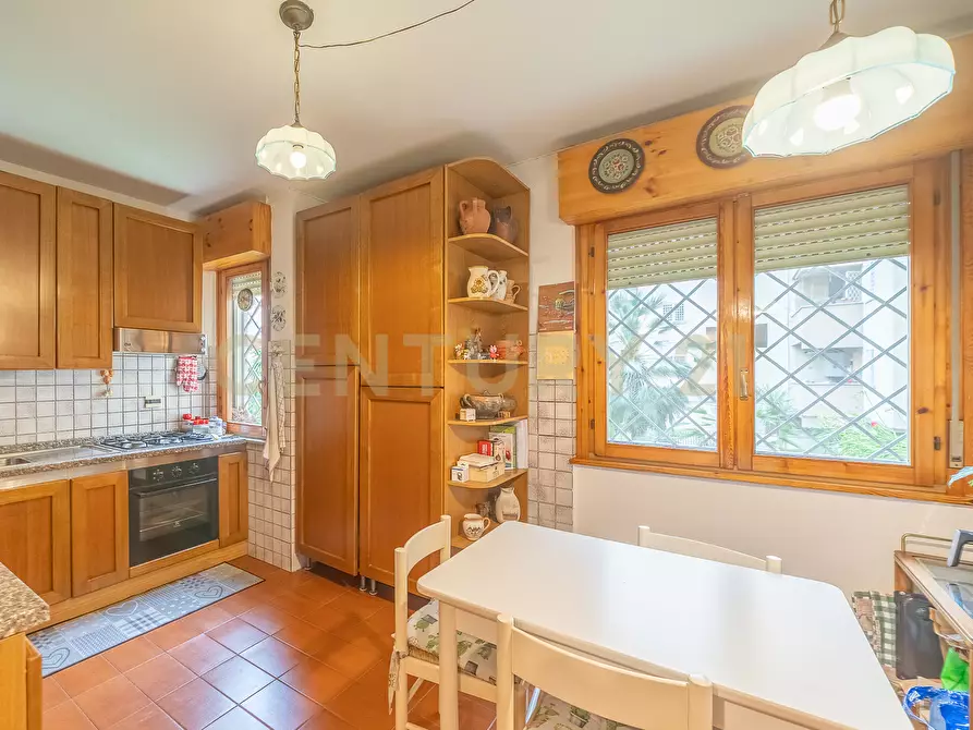 Immagine 7 di Quadrilocale in vendita  in Via Vittorio Valletta 8 a Roma