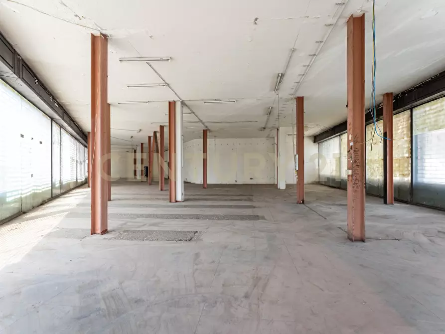 Immagine 21 di Attività commerciale in vendita  in Via Vittorio Emanuele 424 a Paterno'