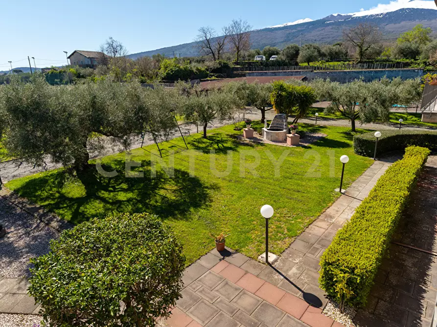 Immagine 10 di Villa in vendita  in Strada Comunale Calderara 5 a Randazzo