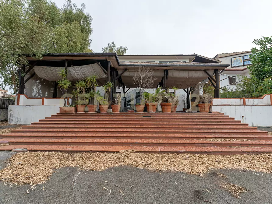 Immagine 30 di Locale commerciale in affitto  in Via Catira 2 a San Gregorio Di Catania