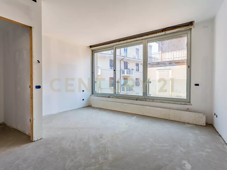 Immagine 30 di Quadrilocale in vendita  in Via dell'Olmata 30 a Roma