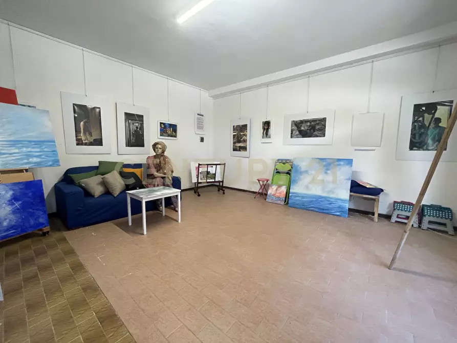 Immagine 1 di Locale commerciale in vendita  in Via Paolieri 18 a Orbetello