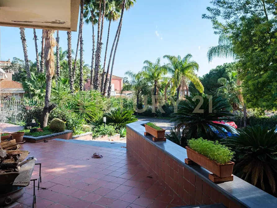 Immagine 34 di Villa in vendita  a Catania
