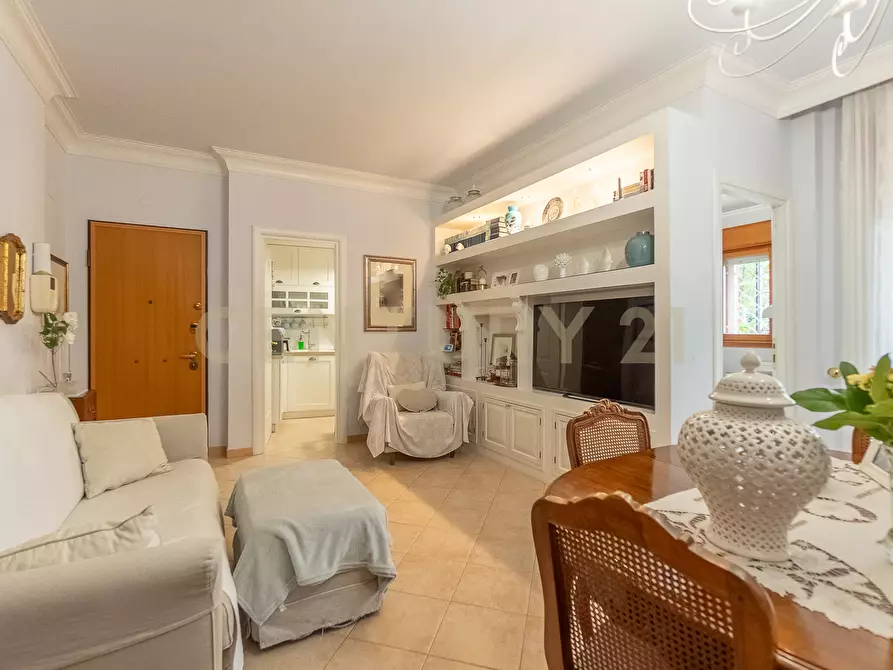 Immagine 16 di Quadrilocale in vendita  in Via Moggio Udinese 28 a Roma