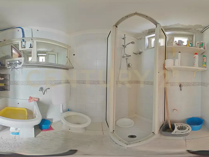 Immagine 49 di Pentalocale in vendita  in Via Giuseppe Garibaldi 179 a Catania