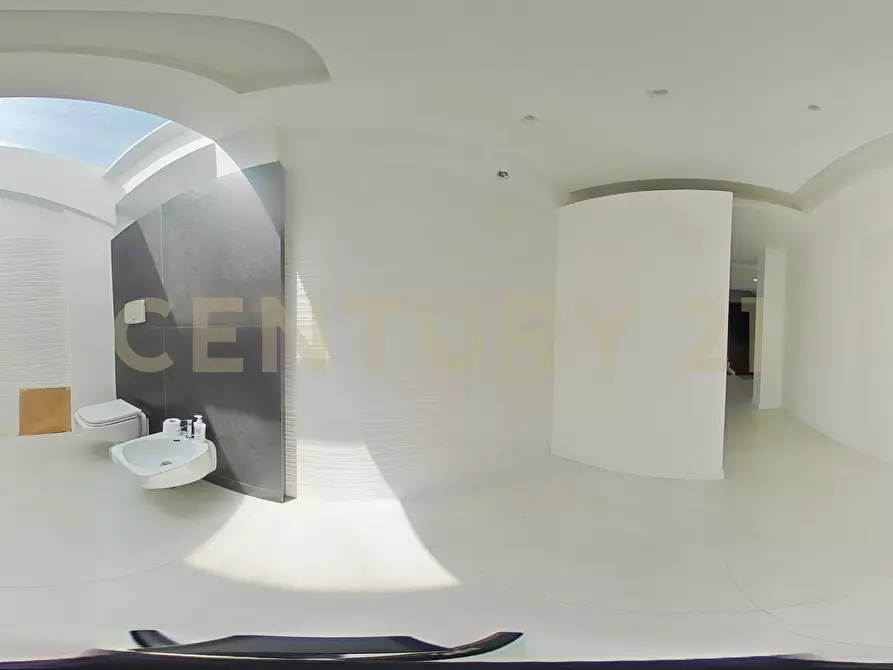 Immagine 96 di Villa in vendita  in SS284 a Adrano