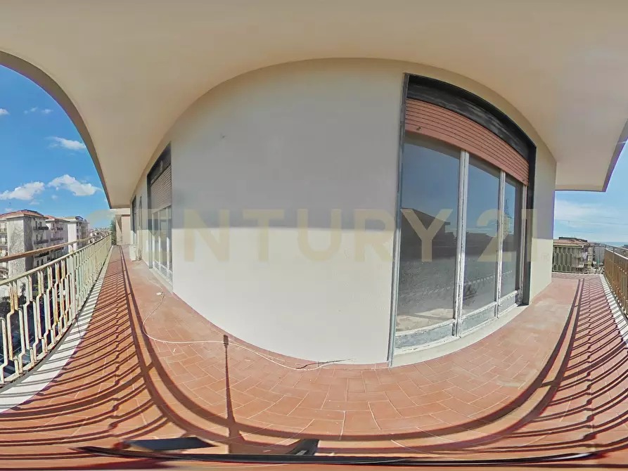 Immagine 47 di Pentalocale in vendita  in Via Carnazza 2 a Tremestieri Etneo