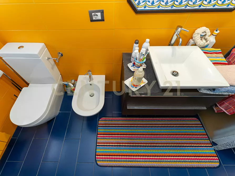 Immagine 38 di Trilocale in vendita  in Via Tremestieri 16 a Mascalucia