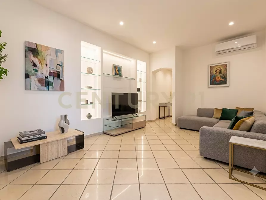 Immagine 33 di Villa in vendita  in Via Quartiere Longo 18 a Aci Castello