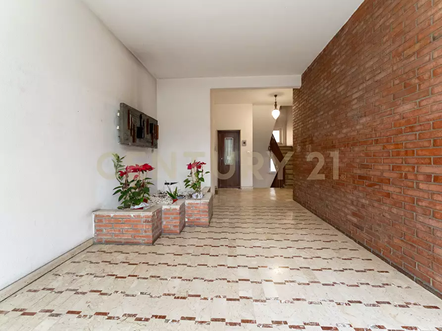Immagine 36 di Pentalocale in vendita  in Viale Andrea Doria 13 a Catania