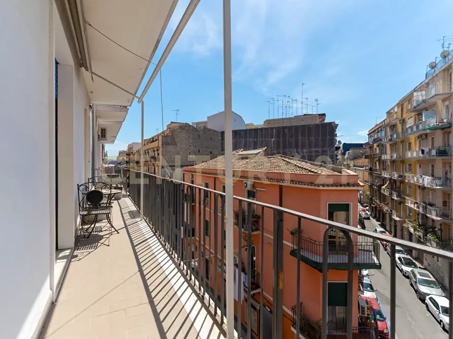 Immagine 44 di Appartamento in affitto  in Via Vittorio Emanuele Orlando 130 a Catania