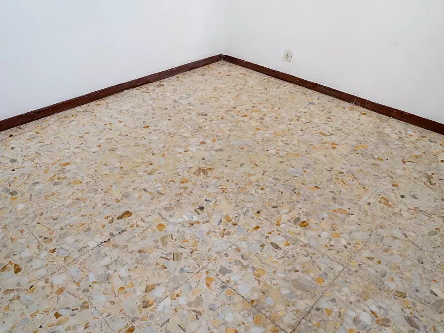 Immagine 13 di Bilocale in vendita  in Via Caduti del Lavoro 131 a Catania