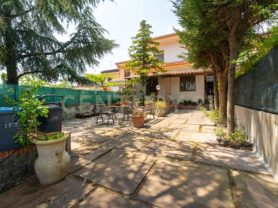 Immagine 8 di Villa in vendita  in Via Libertà 1 a Mascalucia