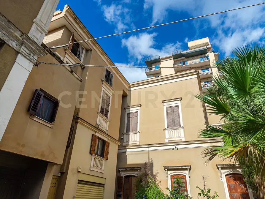 Immagine 9 di Palazzo in affitto  in Viale Regina Margherita 16 a Catania