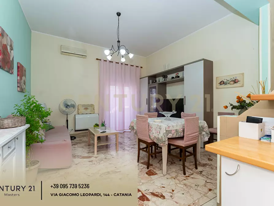 Immagine 25 di Pentalocale in vendita  in Via Isole Eolie 126 a Paterno'