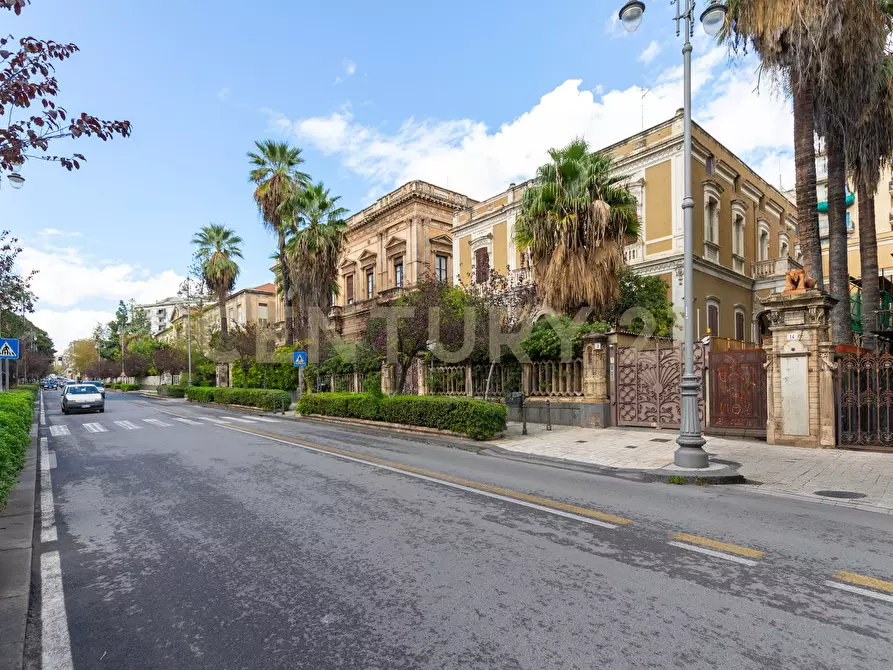 Immagine 2 di Palazzo in affitto  in Viale Regina Margherita 16 a Catania