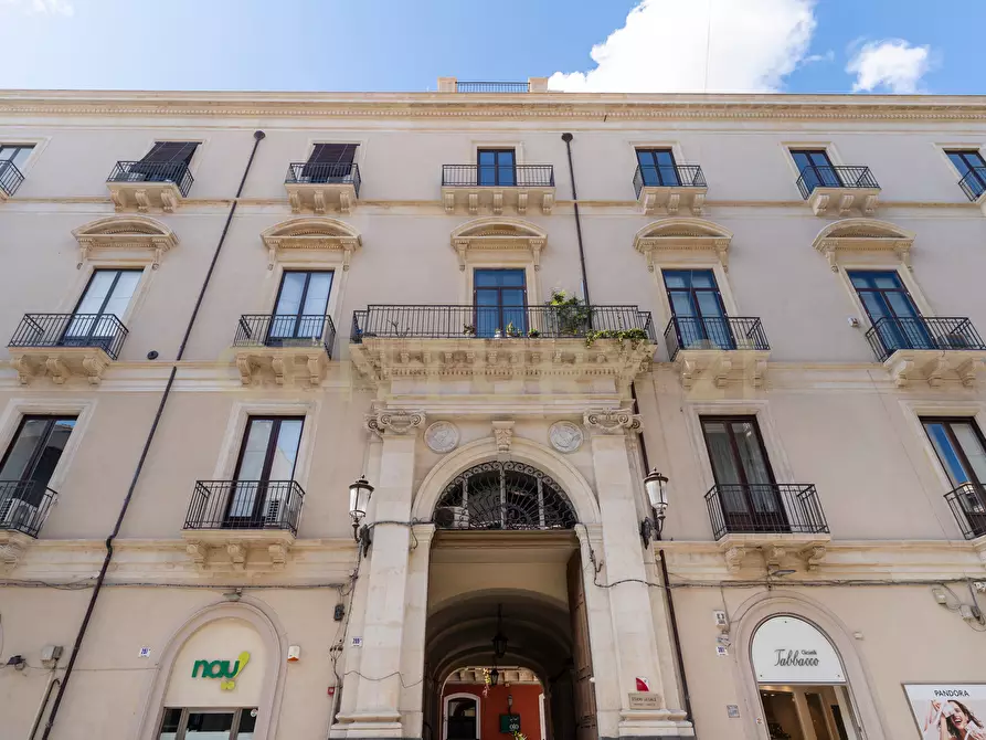 Immagine 1 di Bilocale in affitto  in Via Etnea 299 a Catania