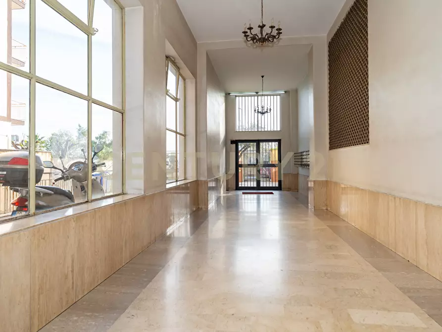 Immagine 8 di Pentalocale in vendita  in Via Due Obelischi 48 a Gravina Di Catania