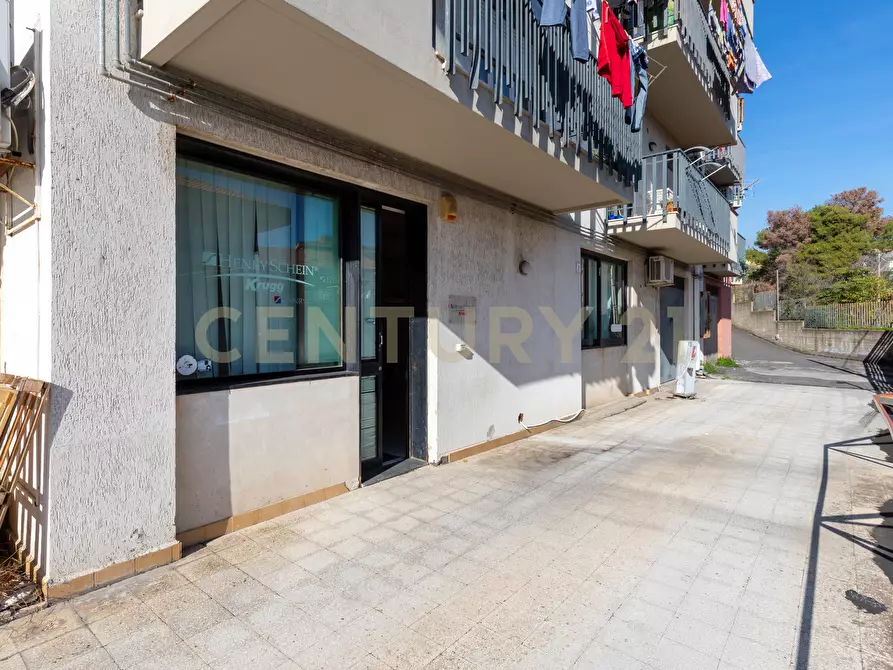 Immagine 6 di Pentalocale in vendita  in Via Pietra dell'Ova 396396 a Tremestieri Etneo