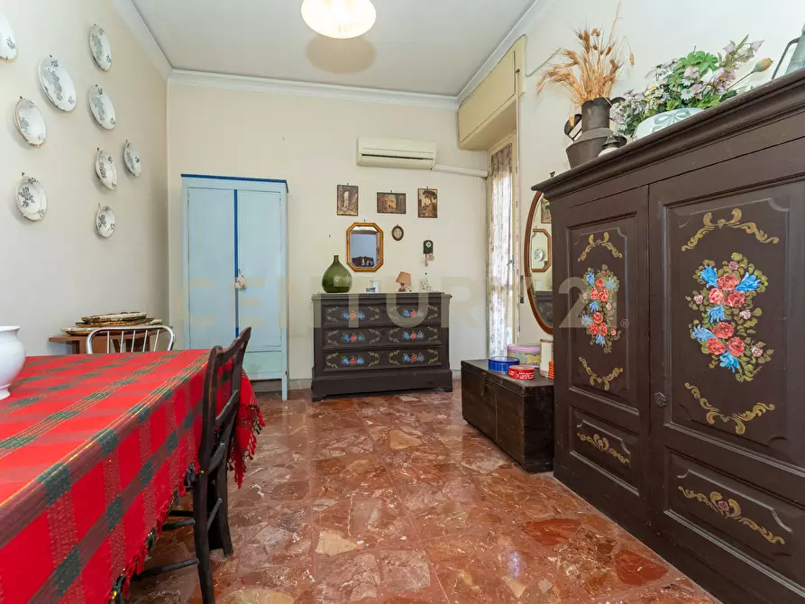 Immagine 30 di Pentalocale in vendita  in Via Redentore 15 a Catania