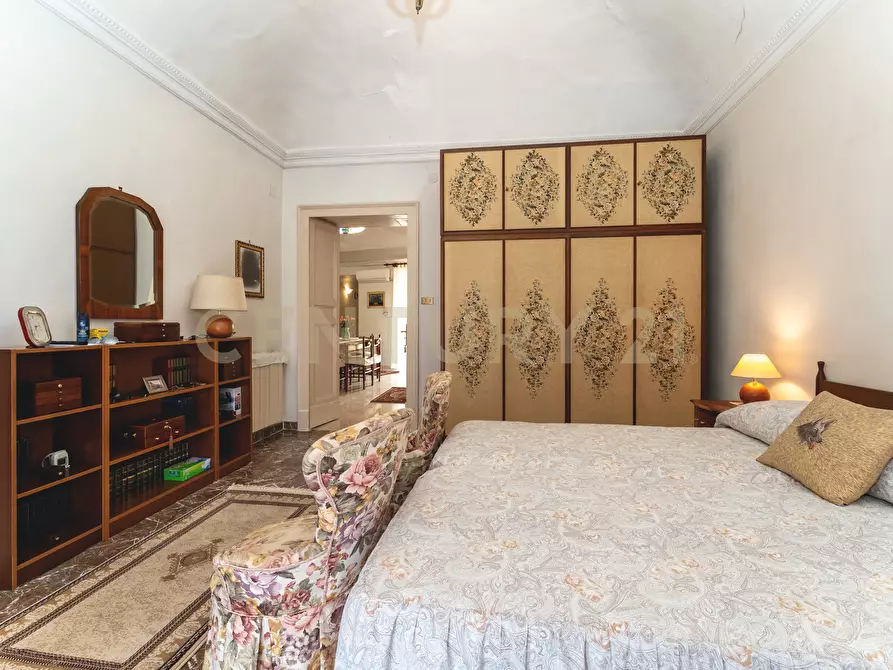 Immagine 36 di Pentalocale in vendita  in Via Antonino di Sangiuliano 185 a Catania