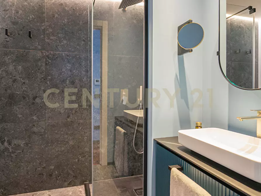 Immagine 19 di Trilocale in vendita  in Via dell'Olmata 30 a Roma