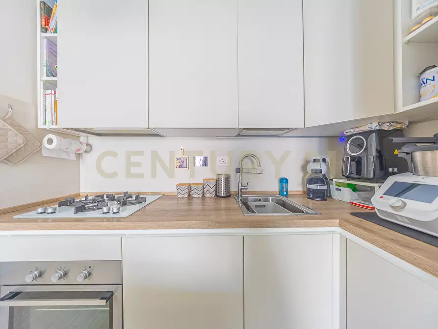 Immagine 16 di Bilocale in vendita  in Via Emanuela Loi 10 a Roma