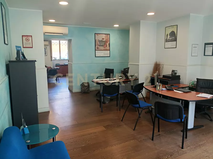 Immagine 3 di Locale commerciale in vendita  in Viale della Libertà 183 a Catania